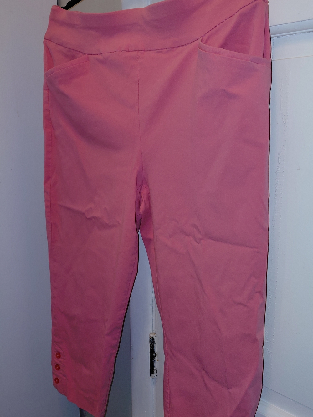 Women's Pink Pull-On Capri Pants